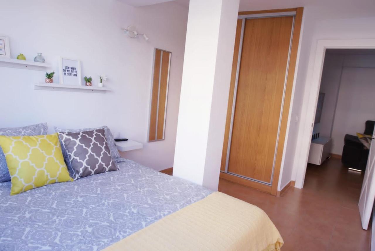 Apartamento La Carihuela ตอร์เรโมลิโนส ภายนอก รูปภาพ