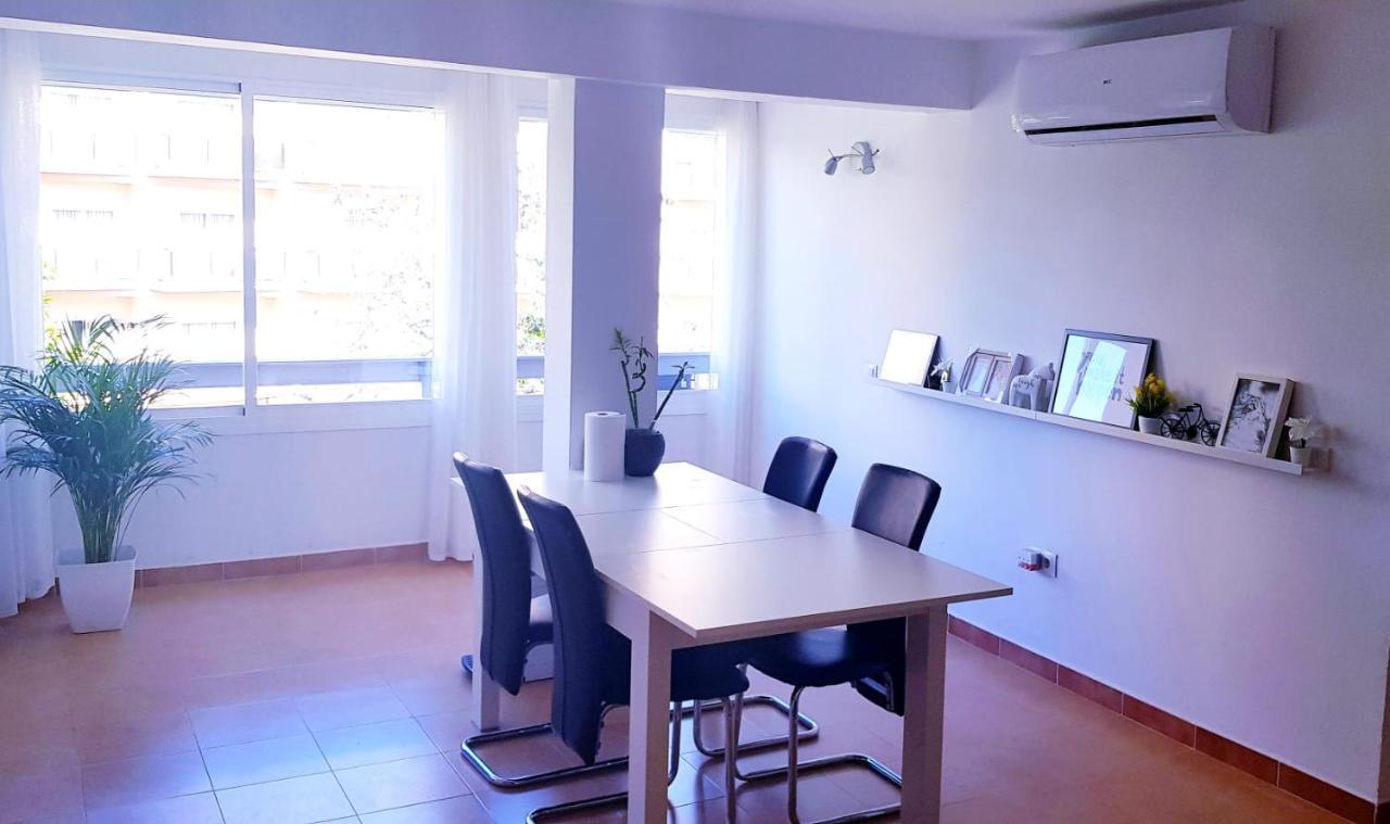 Apartamento La Carihuela ตอร์เรโมลิโนส ภายนอก รูปภาพ